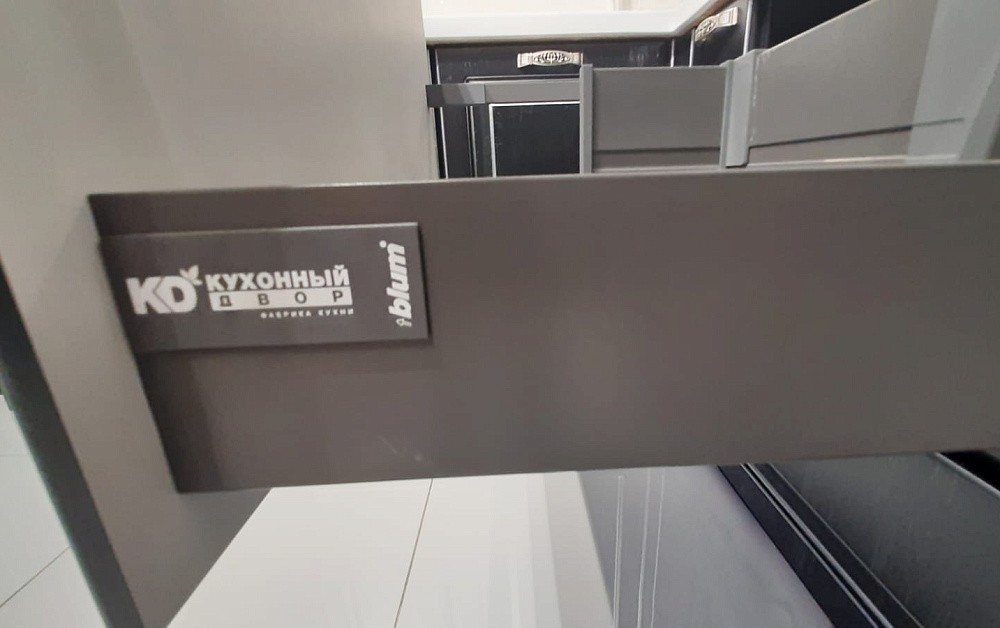 Кухня Катарина с патиной / м. Народного ополчения