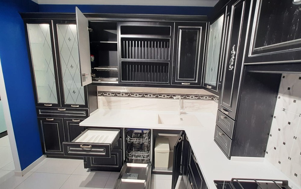 Кухня Катарина с патиной / м. Народного ополчения