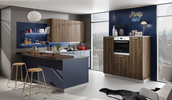 Коричневая кухня в Новосибирске