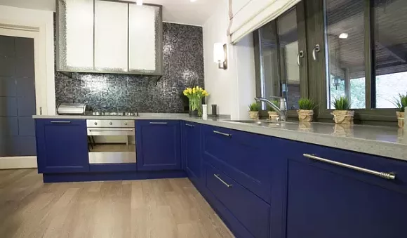 Темная кухня в Ростове-на-Дону