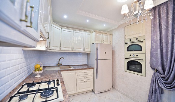 Бежевая кухня в Санкт-Петербурге