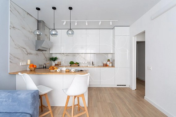 Дизайн кухни в белом цвете