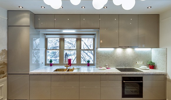 Темная кухня в Ростове-на-Дону