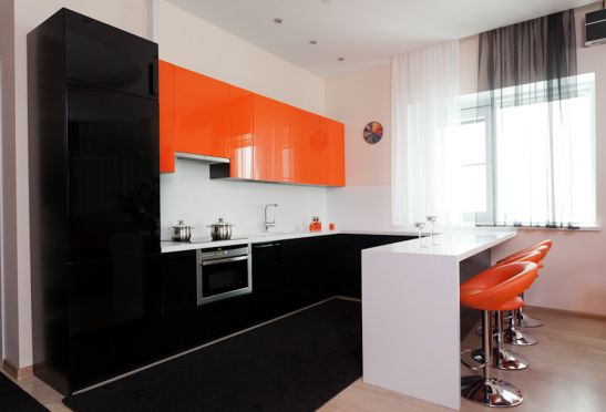 Ультрамодная черная кухня