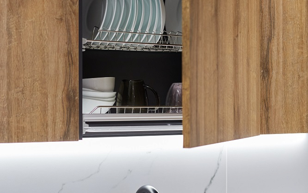 Умная кухня с интегрированным винным стеллажом